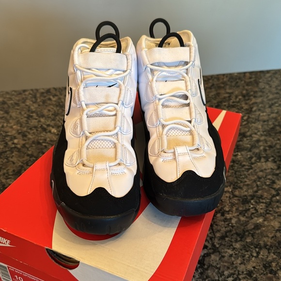 Nike air Max Uptempo Black and White Sneakers EUC 10 - Picture 7 of 17